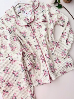 Pink Flowers Önden Dügmeli Pijama Bürümcük Kumaş 6883 - ÇeyizeDairHerşey (1)